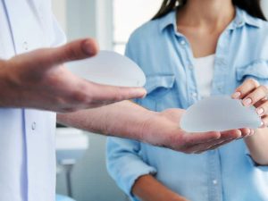 عمل تعویض پروتز سینه