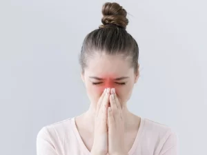 تاثیر ضربه به بینی بعد از عمل بر نتیجه جراحی